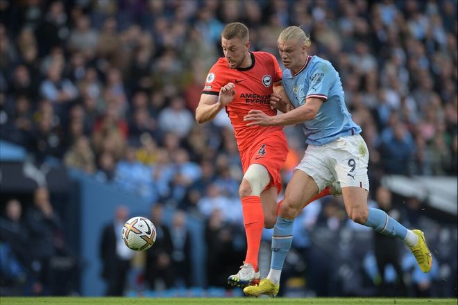 拉拉维亚晒照庆祝客场之旅结束